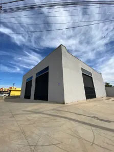 Galpão/Depósito/Armazém com 3 Quartos para alugar, 400m² no Residencial Paraíso, Senador Canedo