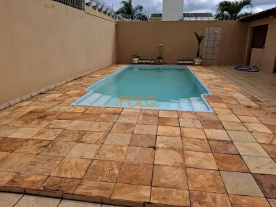 Casa com 3 Quartos para alugar, 239m² no Umuarama, Uberlândia