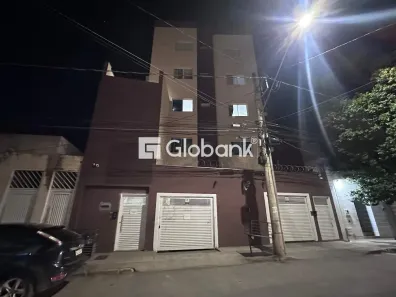 Apartamento com 2 Quartos à venda, 70m² no Roxo Verde, Montes Claros