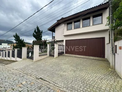 Casa com 5 Quartos para alugar, 406m² no Guarani, Brusque