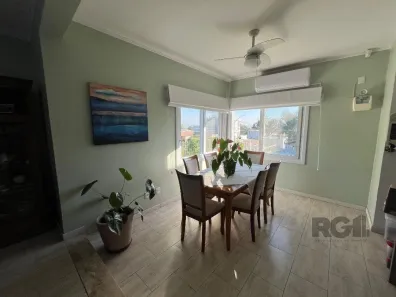Casa com 3 Quartos à venda, 250m² no Guarujá, Porto Alegre