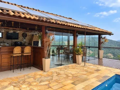 Casa com 4 Quartos à venda, 380m² no Nogueira, Petrópolis