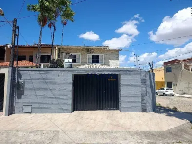 Casa com 4 Quartos à venda, 240m² no Maraponga, Fortaleza