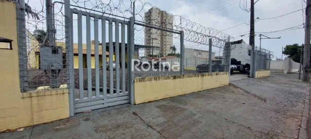 Galpão/Depósito/Armazém para alugar, 300m² no Umuarama, Uberlândia