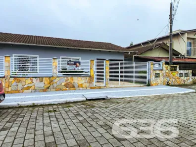 Casa com 3 Quartos à venda, 166m² no Comasa, Joinville