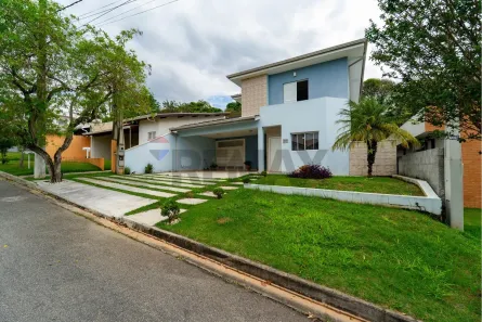 Casa de Condomínio com 3 Quartos à venda, 225m² no Picollo Villaggio, Louveira