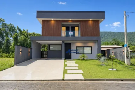 Casa com 4 Quartos à venda, 300m² no Mar Verde II, Caraguatatuba