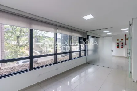 Ponto Comercial à venda, 11m² no Três Figueiras, Porto Alegre