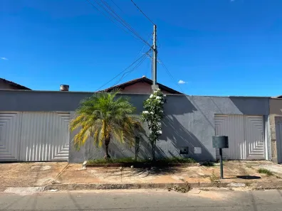 Casa com 3 Quartos à venda, 282m² no Loteamento Grande Retiro, Goiânia