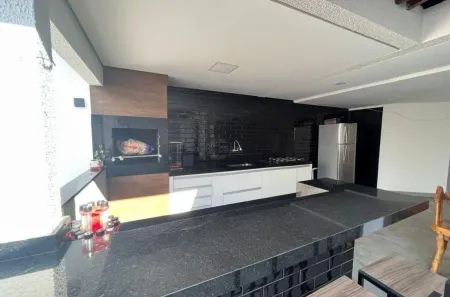 Casa com 4 Quartos à venda, 236m² no Sabará I, Londrina