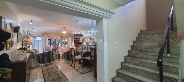Casa com 5 Quartos para alugar, 262m² no Centro, Taubaté