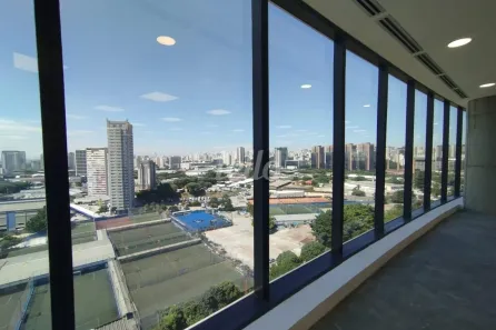 Sala Comercial para alugar, 1602m² no Parque Industrial Tomas Edson, São Paulo