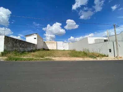 Lote/Terreno à venda, 300m² no Jardim São Paulo, São Carlos