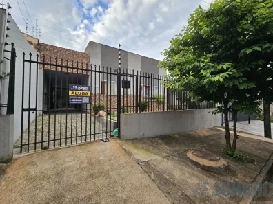 Casa com 3 Quartos para alugar, 95m² no Núcleo Habitacional Colonial, Apucarana