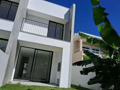 Casa com 3 Quartos à venda, 140m² no Cachoeira do Bom Jesus, Florianópolis