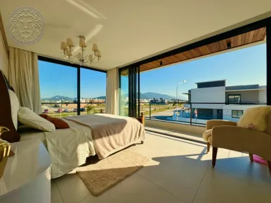 Casa com 4 Quartos à venda, 244m² no Campeche, Florianópolis
