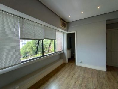 Sala Comercial com 1 Quarto à venda, 28m² no Petrópolis, Porto Alegre