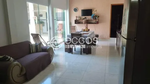 Casa com 4 Quartos à venda, 270m² no Cidade Jardim, Uberlândia
