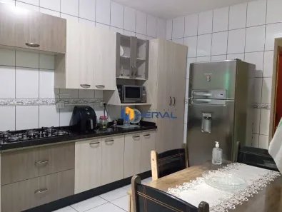 Casa com 2 Quartos à venda, 99m² no Jardim Everest, Maringá