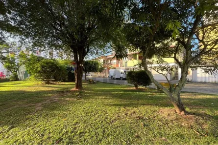 Casa com 2 Quartos para alugar, 110m² no Imbuí, Salvador