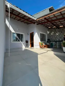Casa com 2 Quartos à venda, 76m² no Lagoa, Macaé