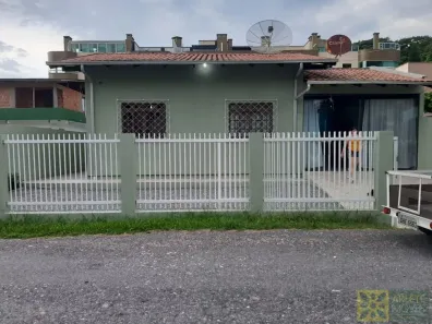 Casa com 3 Quartos à venda, 108m² no Bombas, Bombinhas