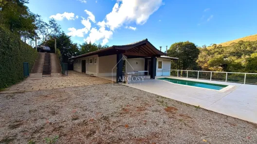 Casa de Condomínio com 4 Quartos à venda, 250m² no Itaipava, Petrópolis