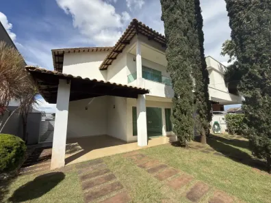 Apartamento com 3 Quartos à venda, 219m² no Jardins Madri, Goiânia
