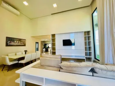 Casa de Condomínio com 3 Quartos à venda, 210m² no Jardins Madri, Goiânia