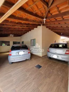 Casa com 3 Quartos à venda, 327m² no São Jorge, Uberlândia