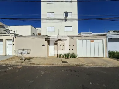 Apartamento com 2 Quartos para alugar, 50m² no Jardim Inconfidência, Uberlândia
