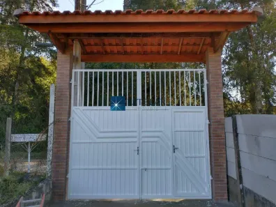 Fazenda/Sítio com 3 Quartos à venda, 216m² no Taiaçupeba, Mogi das Cruzes