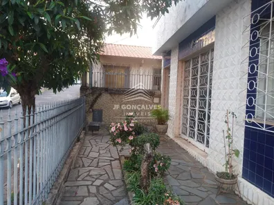 Casa com 4 Quartos à venda, 218m² no Santa Efigênia, Belo Horizonte