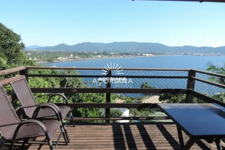 Casa com 3 Quartos para alugar, 250m² no Barra da Lagoa, Florianópolis