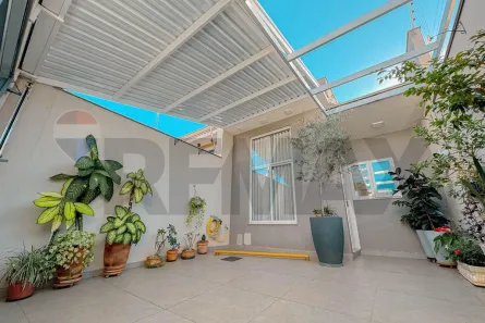 Casa com 3 Quartos à venda, 80m² no Loteamento Chamonix, Londrina