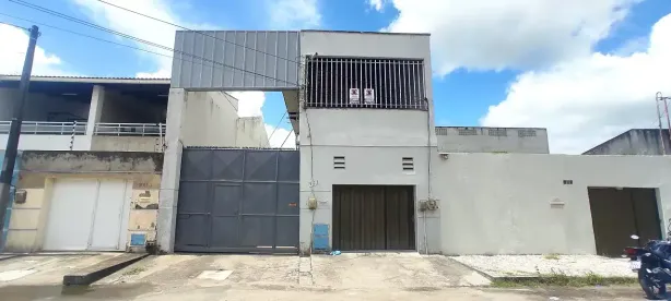 Casa com 4 Quartos à venda, 235m² no Parque Dois Irmãos, Fortaleza