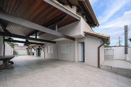 Sobrado com 3 Quartos à venda, 180m² no Bal Stella Maris, Peruíbe