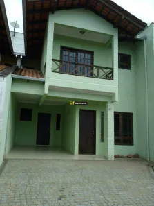 Casa com 3 Quartos para alugar, 80m² no Fátima, Joinville