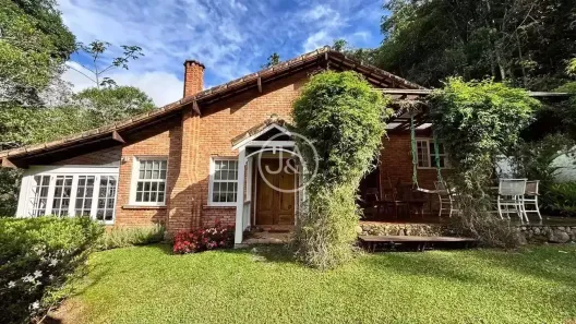 Casa com 6 Quartos à venda, 400m² no Pedro do Rio, Petrópolis