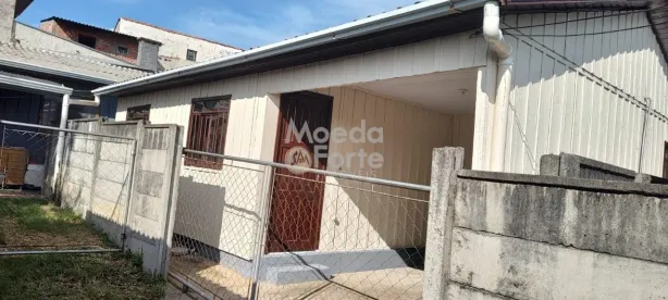 Casa com 3 Quartos para alugar, 45m² no São Braz, Curitiba