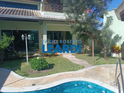 Sobrado com 3 Quartos à venda, 274m² no Jardim Marcia, Peruíbe