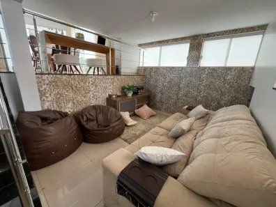 Casa de Condomínio com 6 Quartos à venda, 360m² no Jardins Madri, Goiânia