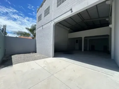 Galpão/Depósito/Armazém para alugar, 432m² no Morada de Laranjeiras, Serra