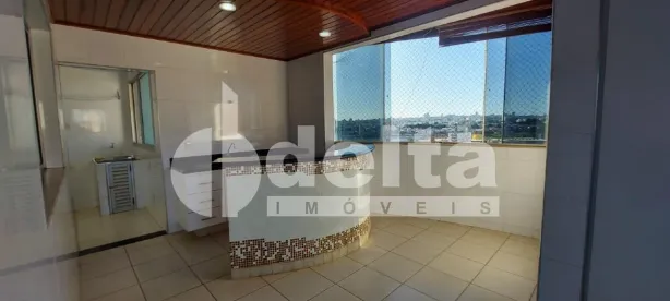 Cobertura com 3 Quartos para alugar, 211m² no Santa Mônica, Uberlândia