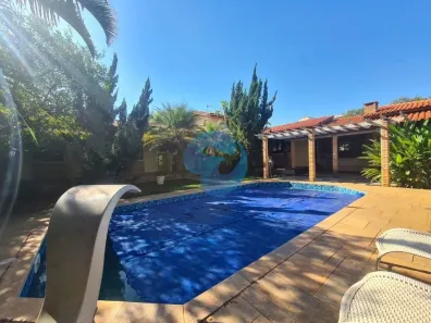 Sobrado com 3 Quartos à venda, 350m² no Centro, Araçoiaba da Serra