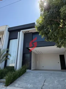 Casa de Condomínio com 3 Quartos para alugar, 250m² no Aparecidinha, Sorocaba