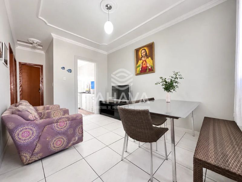 Casa com 2 quartos — Santa Mônica, Belo Horizonte