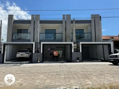Sobrado com 3 Quartos à venda, 123m² no Itacolomi, Balneário Piçarras