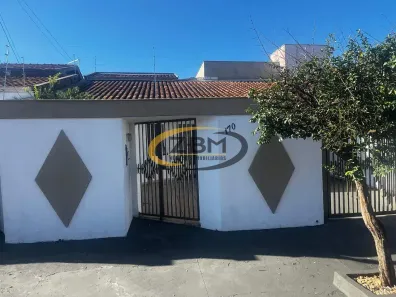 Sobrado com 4 Quartos para alugar, 202m² no Universitário, Londrina