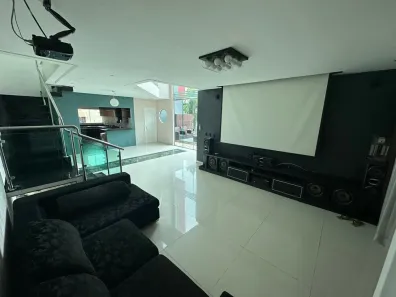 Casa de Condomínio com 4 Quartos à venda, 380m² no Tarumã, Manaus